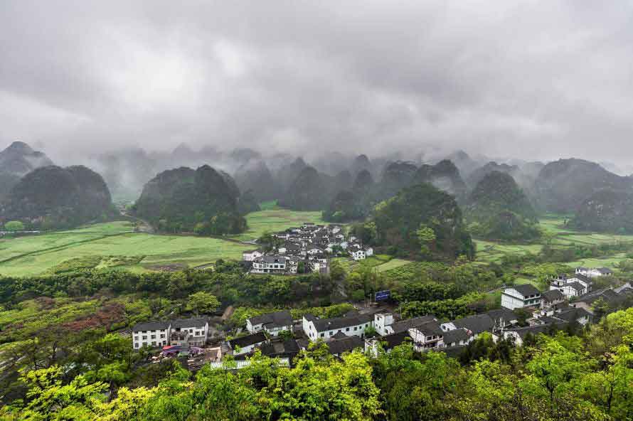 万峰林 马岭河峡谷 双乳峰 百里杜鹃