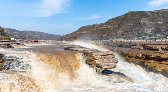 hukou-waterfall