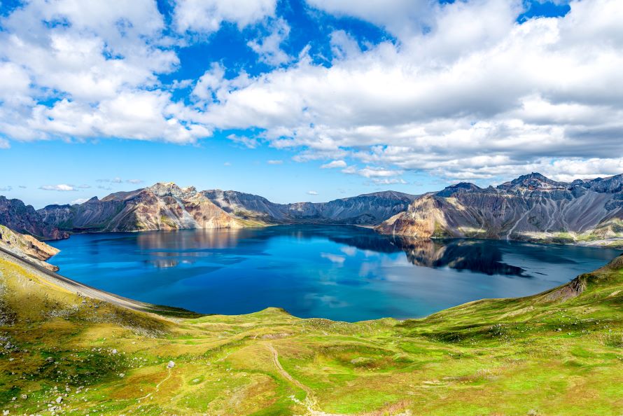 sky-pool-of-mount-changbai